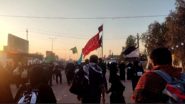 پیاده روی پرشور اربعین حسینی از جاده نجف تا کربلا
