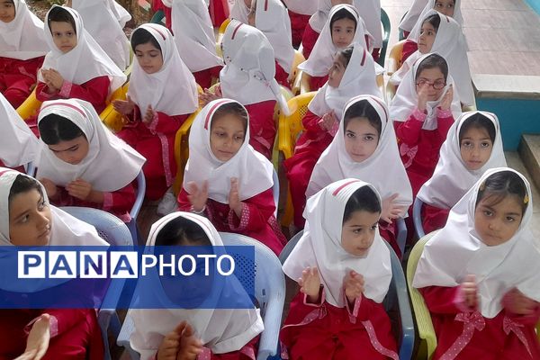 حضور پرشور کلاس اولی‌ها در جشن شکوفه های ناحیه دو شهرری 