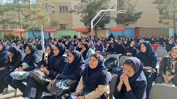 برگزاری ششمین  رویداد رویش سبز در آموزش و پرورش ناحیه ۴ 