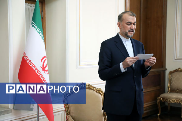 دیپلمات شهید