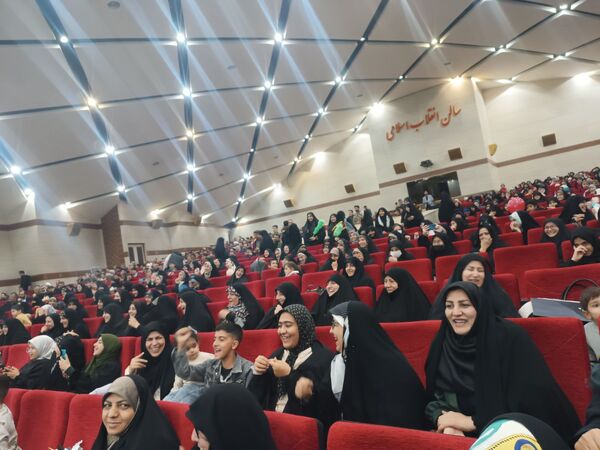 همایش گرامیداشت هفته بسیج در مجتمع آیه ها در سالن انقلاب مشهد مقدس