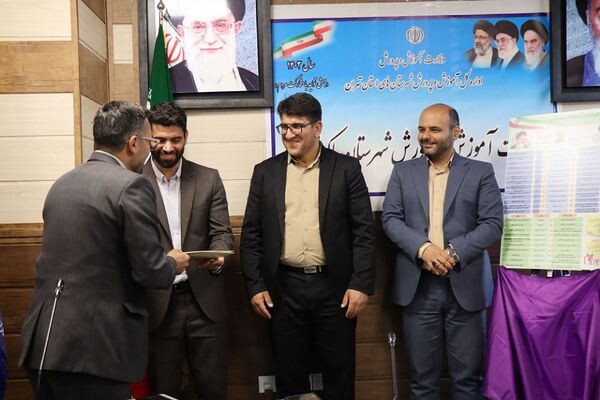 نشست خبری مدیر آموزش و پرورش پاکدشت به مناسبت گرامیداشت هفته معلم