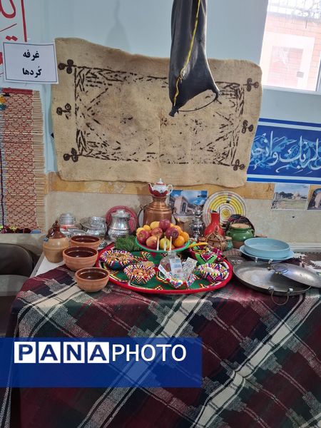 برگزاری نمایشگاه آداب و رسوم اقوام مختلف ایرانی به‌ مناسبت عید نوروز در آموزشگاه شهید نوروزعلی حسینی  