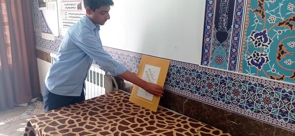 نمایشگاه خوشنویسی در دبیرستان استعدادهای درخشان شهید بهشتی دوره اول کاشمر