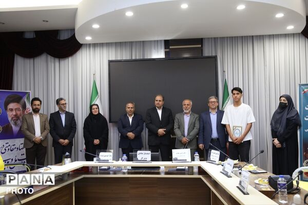 تجلیل از دانش‌آموزان ورزشکار و قهرمان آذربایجان شرقی