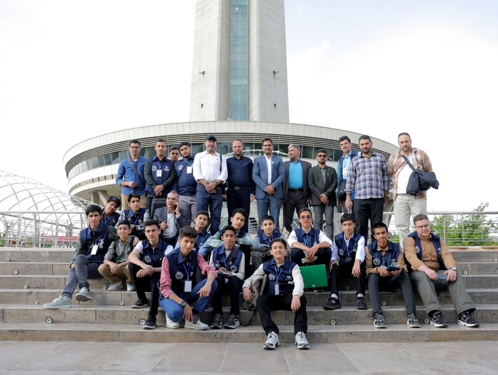 سفر به بلندای پایتخت؛ روایت یک روز خبرنگاری در برج میلاد

