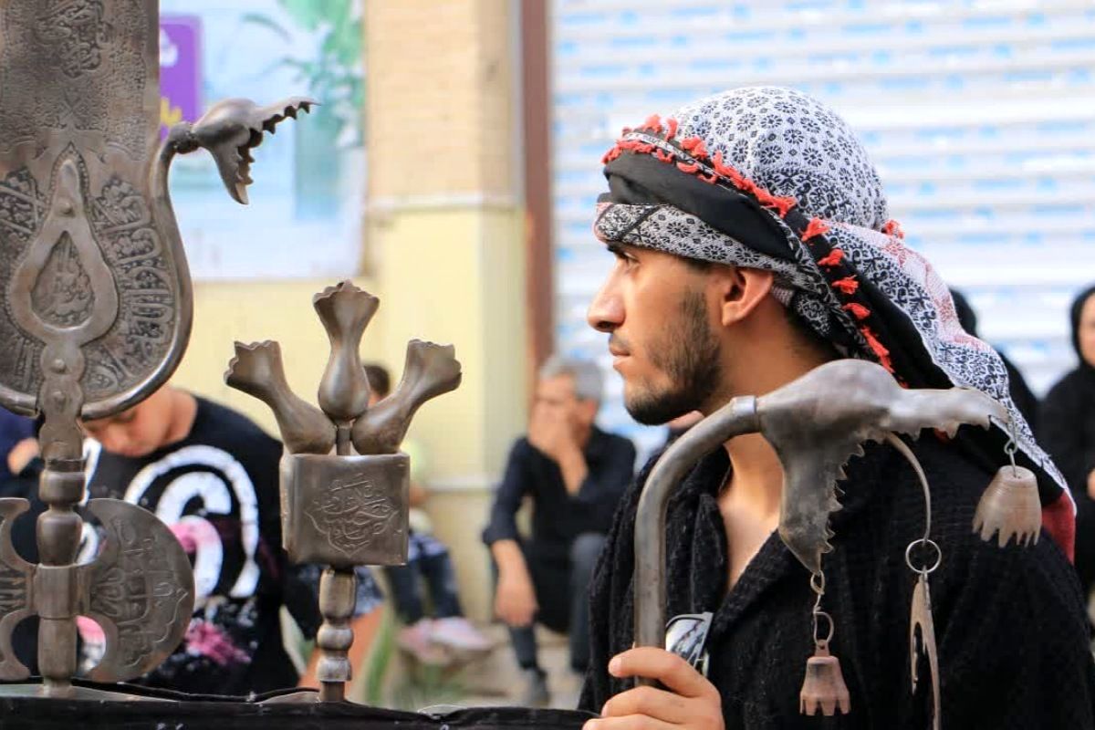 عشق و ارادت مردم ملارد نسبت به اهل بیت (ع) در روز عاشورا، به روایت تصویر