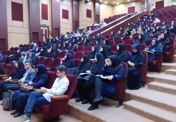برگزاری سمینار تخصصی آموزشی ویژه مدیران مدارس ابتدایی دولتی و غیر دولتی ناحیه۳ 