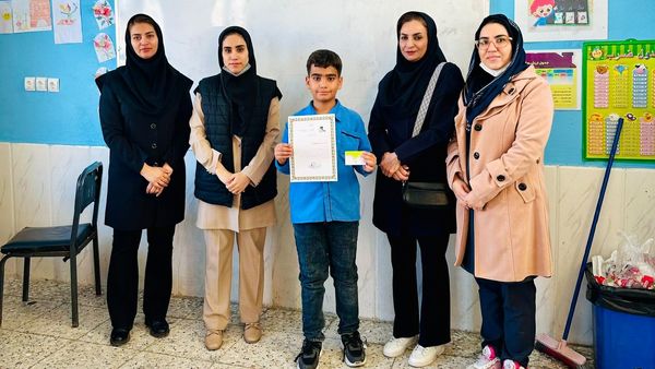 تقدیر از برگزیدگان ویژه‌برنامه هفته جهانی فضا در مدارس حاجی‌آباد