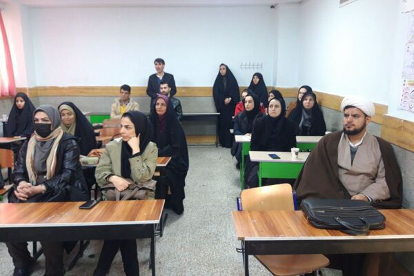 اولین دوره آموزشی آموزگاران با هدف کیفیت بخشی برنامه های سلامت و تندرستی 