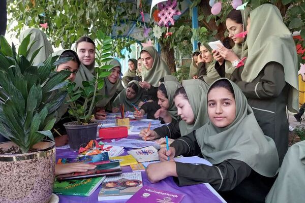 ایستگاه نشاط برای دانش‌آموزان بهارستانی