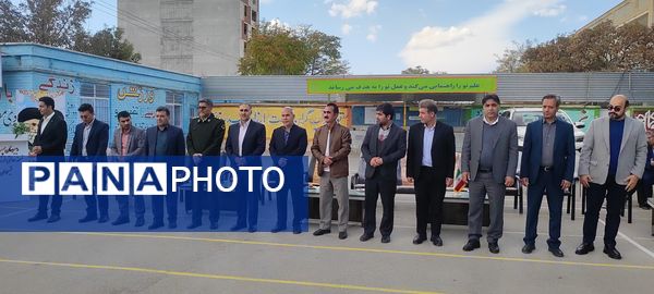 آشنا شدن دانش‌آموزان مدرسه فرزانگان با انواع آسیب‌های اجتماعی 