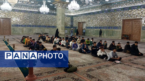 آیین جشن تکلیف دانش‌آموزان دبیرستان شهید غفاری قم