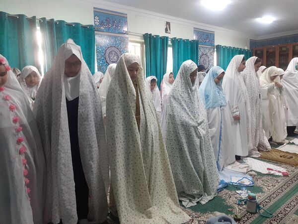 تمرین بندگی دانش آموزان مدرسه هدی یک برای ماه مبارک رمضان