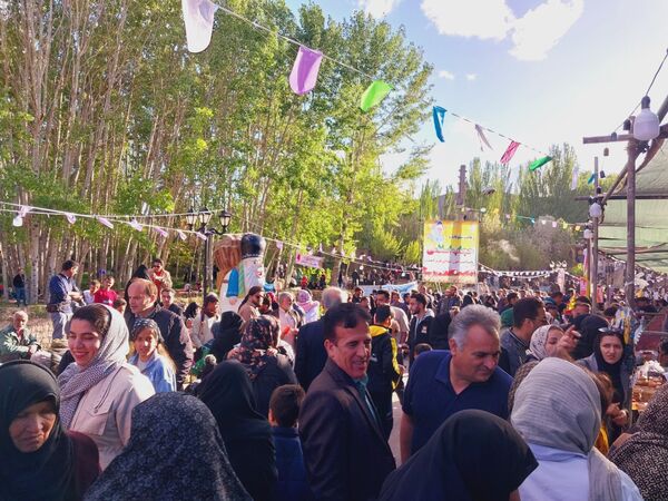 جشنواره ریواس در کوهسرخ