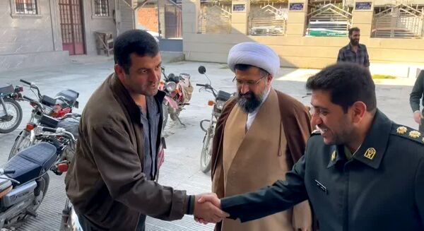 شکوه بندگی در نماز عید فطر گلوگاه