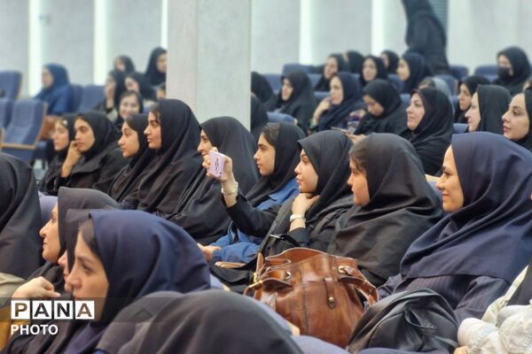 درخشش ستارگان ورامین در آیین تجلیل از نخبگان آموزشی