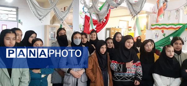 نمایشگاه انقلاب در مدرسه حضرت خدیجه(س) شیروان 