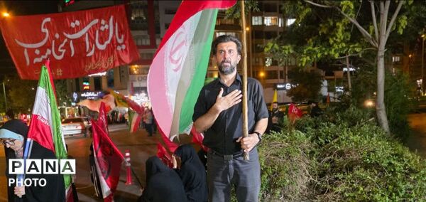 اجتماع قلوب همدانی ها در میدان بعثت