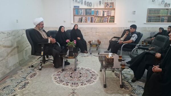 دیدار صمیمانه امام‌جمعه مروست با خبرنگاران پانا