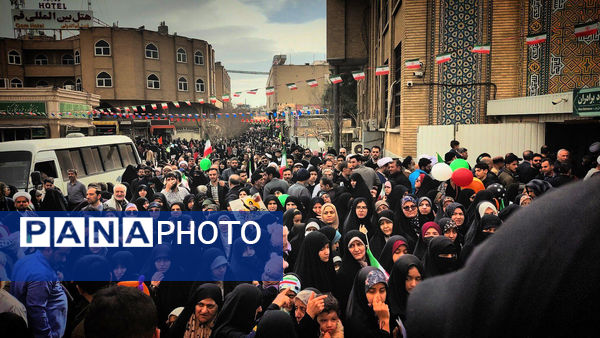 شکوه عشق و ارادت مردم به وطن