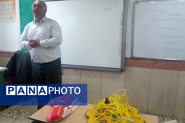 برگزاری دوره‌های توانمند سازی در دبستان ۱۸ دی ناحیه دو شهرری با حضور مدرس سازمان دانش‌آموزی 