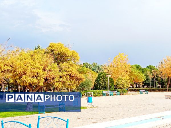 کاشمر در برگریزان پاییز