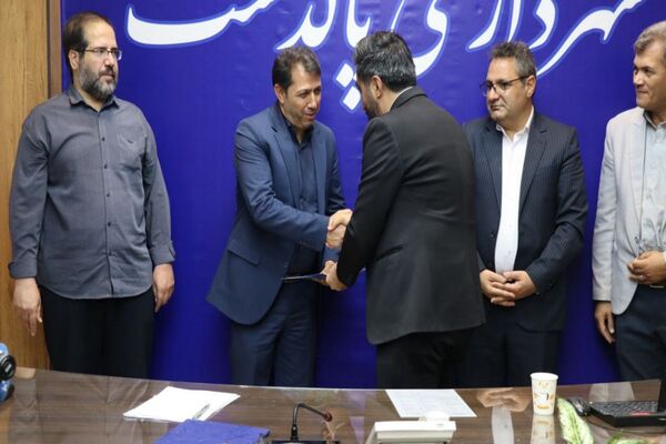 نشست صمیمانه شهردار پاکدشت با خبرنگاران و اصحاب رسانه