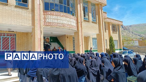 نواخته شدن زنگ سلامت در دبیرستان الزهرا شهرستان مارگون