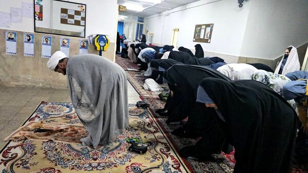 ایجاد همبستگی در ضیافت افطار مدرسه شهید اردستانی