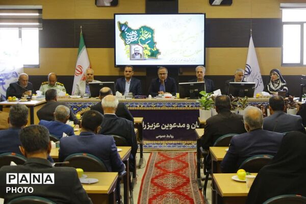  آیین تجلیل از معلمان نمونه منطقه‌ای در شهرستان فیروزکوه