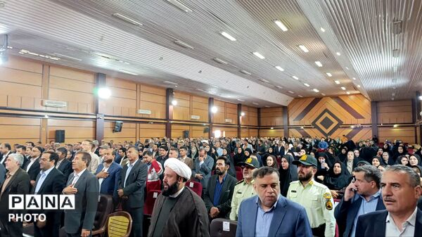 جشن روز معلم با حضور معاون پرورشی و فرهنگی وزیر آموزش و پرورش