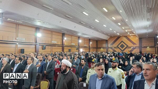 جشن روز معلم با حضور معاون پرورشی و فرهنگی وزیر آموزش و پرورش