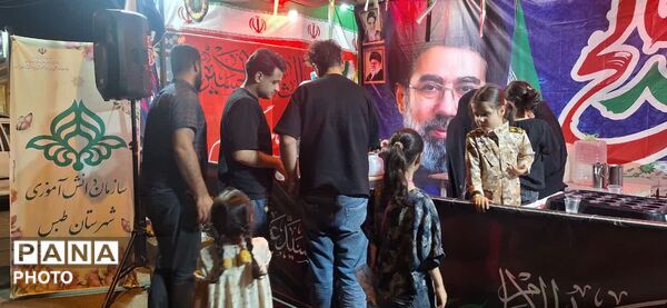 برپایی موکب سربازان رهبر در مسیر زائران مراسم تشییع آقای شهید ایران