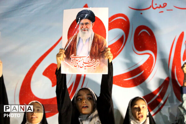جشن روز دختر در ورودی باغ دولت آباد یزد