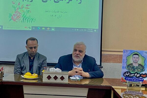 جلسه ستاد شاهد ورامین با محوریت ارتقای کیفیت آموزشی و تجلیل از فرزندان شهدا