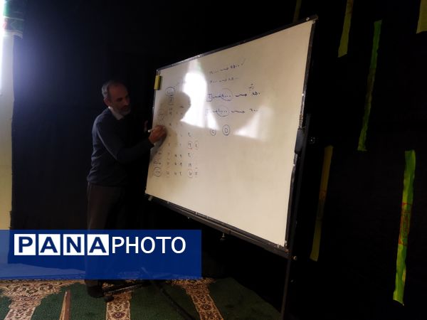 جلسه مشاوره تحصیلی برای دانش‌آموزان دبیرستان نمونه دولتی گل نراقی 3