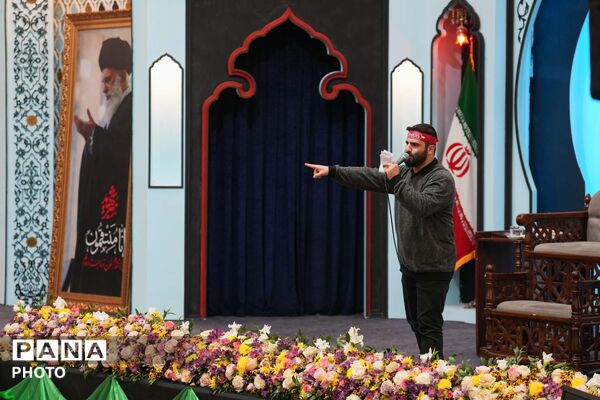اجتماع بانوان انقلابی به مناسبت چهلم قائد امت و شهدای میناب در مسجد جمکران 