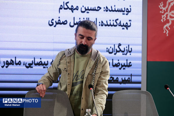 نشست نقد و بررسی فیلم «رقص باد» در چهل و چهارمین جشنواره ملی فیلم فجر