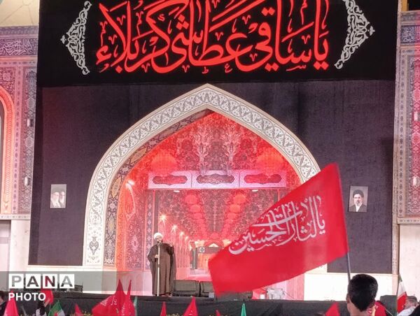 از چای عراقی تا کشتی نجات در نمایشگاه محرم شهر