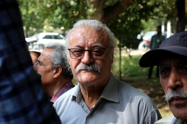  مراسم تشییع پیکر هوشنگ حریرچیان در  خانه هنرمندان اصفهان