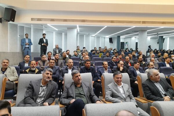 نشست فصلی مدیر منطقه با مدیران مدارس؛ تأکید بر هماهنگی و ارتقای کیفیت آموزشی