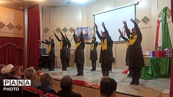 گرامیداشت هفته امور تربیتی در کانون پرورش فکری کودکان و نوجوانان مروست