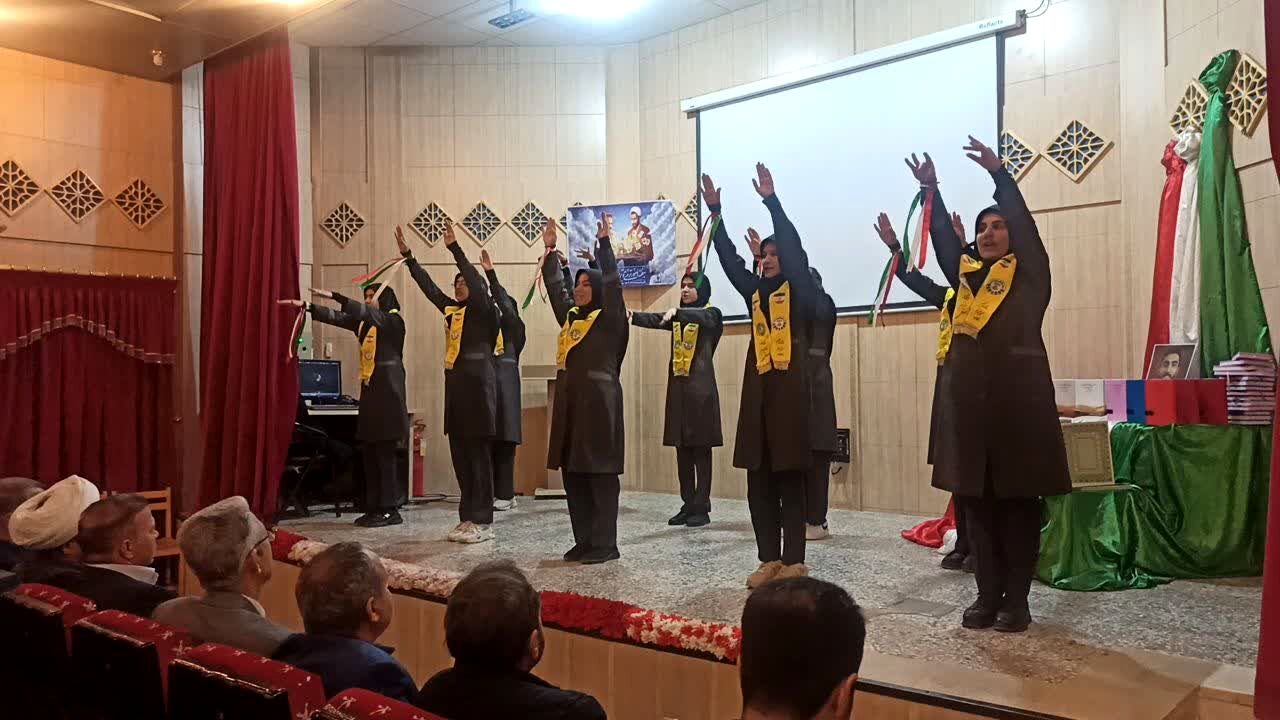 گرامیداشت هفته امور تربیتی در کانون پرورش فکری کودکان و نوجوانان مروست