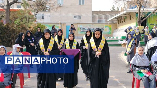 طنین زنگ انقلاب در مدرسه «طوبی» ناحیه ۶ مشهد