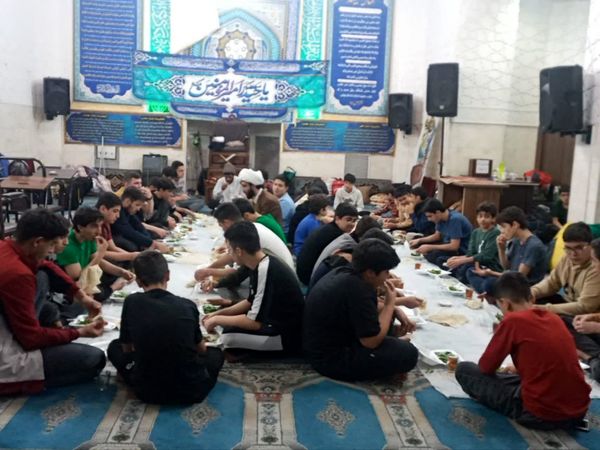 حضور پر شور دانش‌آموزان تهرانی در مراسم معنوی اعتکاف