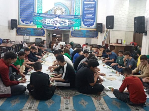 حضور پر شور دانش‌آموزان تهرانی در مراسم معنوی اعتکاف