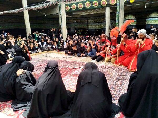 همایش شیرخوارگان حسینی با حضور خیل عظیمی از عزاداران در فاروج 