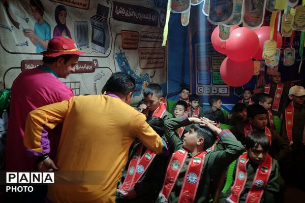  بازدید رئیس سازمان دانش‌آموزی شهرستانهای استان تهران از غرفه «با انرژی‌ها» در منطقه کهریزک