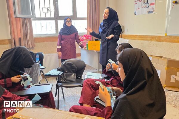 هفته سلامت روان در هنرستان کبری زرگران ملارد 